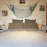 Au Bois Flotté Bed & Breakfast Hourtin