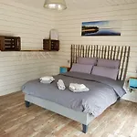 Au Bois Flotte Bed & Breakfast 4*