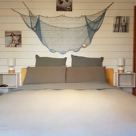 Au Bois Flotte Bed and Breakfast Hourtin