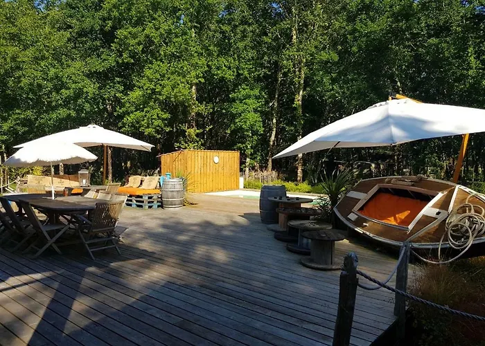 Au Bois Flotte 住宿加早餐酒店 4*